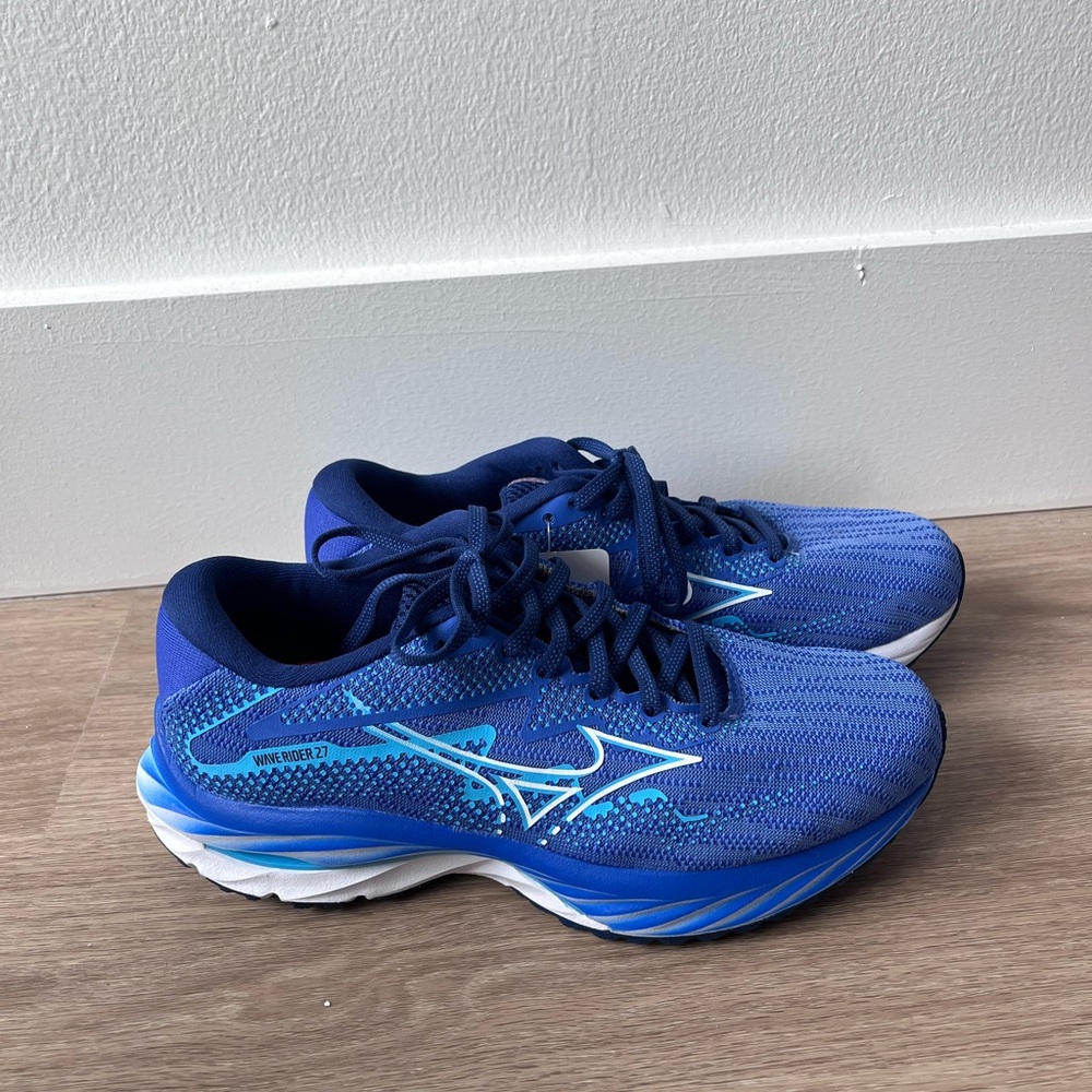 NWT Mizuno Size 7.5 Wave Rider 27